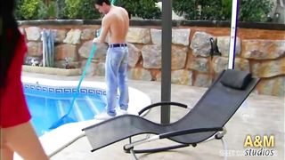 La preciosa Valeria y el jardinero complaciente.