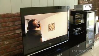 Queen B Gives Her Cunt