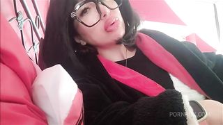 burpin sexy Chantal: blowjob and burps