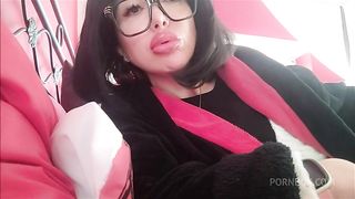 burpin sexy Chantal: blowjob and burps