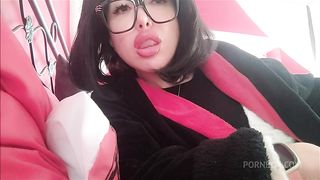 burpin sexy Chantal: blowjob and burps