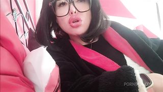 burpin sexy Chantal: blowjob and burps