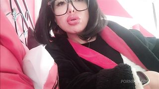 burpin sexy Chantal: blowjob and burps