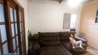 vizinho me viu gravando, chamei para participar! tinha esquecido janela aberta.