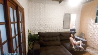 vizinho me viu gravando, chamei para participar! tinha esquecido janela aberta.