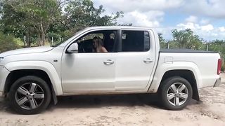 A patroa vivi chegou das compras e acabou metendo com seu empregado!