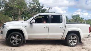 A patroa vivi chegou das compras e acabou metendo com seu empregado!