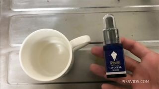 勉強一途な彼女に媚薬飲ませたら僕の下半身を舐め回すように見てきて、、
