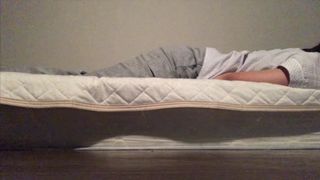 【ぱじゃまでオナニー】いつも電気消して1人の時間になったらおもちゃ取りだしてクリトリスに、、