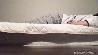 【ぱじゃまでオナニー】いつも電気消して1人の時間になったらおもちゃ取りだしてクリトリスに、、