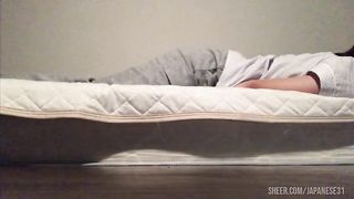 【ぱじゃまでオナニー】いつも電気消して1人の時間になったらおもちゃ取りだしてクリトリスに、、
