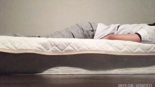 【ぱじゃまでオナニー】いつも電気消して1人の時間になったらおもちゃ取りだしてクリトリスに、、