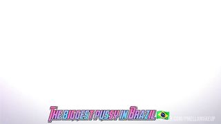 Esse safado gozou em cima dos meus pes e a minha colega tomou tudo