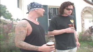 Kelly Wells Loves It Raw
