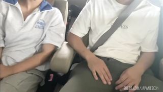 【素人】「声出ちゃうって…！」車のすぐ外に一般人がいるのにカーセックスでどきどきしながらイキまくる大◯生カップル。