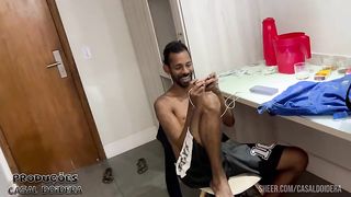 Bastidores de uma mega suruba com duas safadas fazendo muito anal e ganhando muito leite