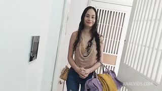 My cousin wants to fuck me and I can't stand the urge