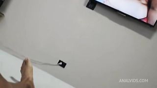 Stepsister interrupts the moment where I'm masturbating with a porno and in the end she gives me a hand