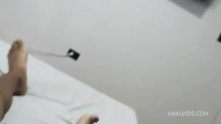 Stepsister interrupts the moment where I'm masturbating with a porno and in the end she gives me a hand