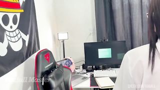 Aluna da faculdade vai mal de nota e chama professor no seu quarto, chupa e senta na piroca por nota ate tomar leite na bunda. pt 1 @wine_flame