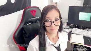 Aluna da faculdade vai mal de nota e chama professor no seu quarto, chupa e senta na piroca por nota ate tomar leite na bunda. pt 1 @wine_flame