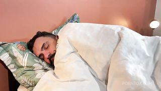 Enfermeiras cuidam de maridinho doente com muito oral babado