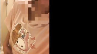 シャワーでじーぱん濡らした後に全身びしょ濡れ状態でオナニーする可愛い女子◯生。【