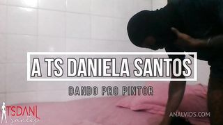 Dando pro pintor depois do trabalho.
