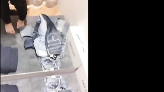 脚にぴったしのお気に入りのピチピチのじーぱんでオナニー