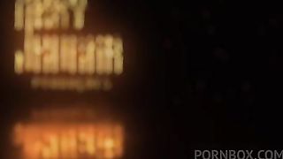 Bbw se exibe no banheiro do mercado e coloca plug no cuzinho - Mary Jhuana