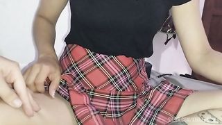 mi ex companera de la universidad me calienta mostradome todo