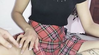 mi ex companera de la universidad me calienta mostradome todo