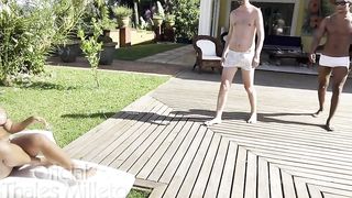 Veja oque fizemos com a bunda dessas duas gostosas