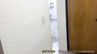 Encontre a mi Hijastra Relajada en el Mueble en Hilo y no Me Pude Aguantar a su Gran Culo - Mi Padrastro me Vio en Hilo y Empezo Agarrarme las Nalgas