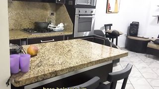 Saboreando a mi Hijastra Atascada Mientras esta Atrapada hasta que me Pida que la Folle - Mi Padrastro me Encontro Atascada y ahora esta Agarrandome el Culo y Tocando mi Cono