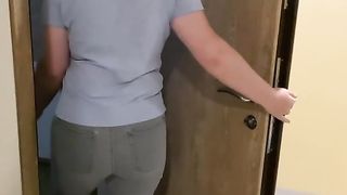 18 y.o. College Girl Masturbate for Me on First Tinder Date