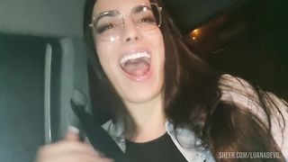 delivery de cu, novo quadro aonde eu vou na porta de um fa e deixo ele me foder dentro do carro (pt 3)