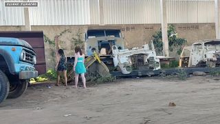 achamos um lugar abandonado fizemos a maior orgia ao ar livre