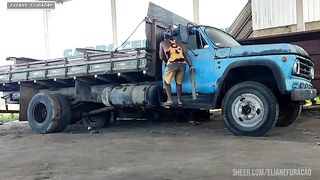 achamos um lugar abandonado fizemos a maior orgia ao ar livre