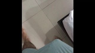 Pareja amateur real follando duro en un hotel, la puta muy cabalgando mi polla hasta que me corro dentro de su cono