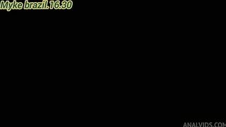 Roberta dias e.uma acompanhante de luxo. Eu fui anter um motel para ficar com ela ela e muito.gostosa ela adora sexo anal