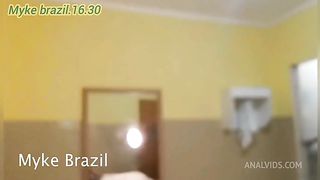 Roberta dias e.uma acompanhante de luxo. Eu fui anter um motel para ficar com ela ela e muito.gostosa ela adora sexo anal