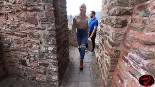 PUBLIC! RISKANTER BLOWJOB BEIM AUSFLUG ZUR BURG!