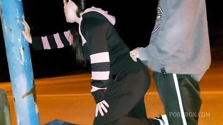 fodendo cu da casada no ponto de onibus! corno ligou bem na hora H, voltou para o corno gozada e de cuzinho aberto!