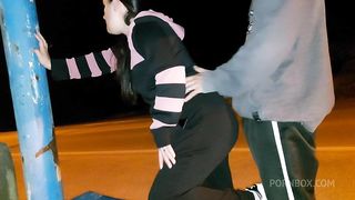 fodendo cu da casada no ponto de onibus! corno ligou bem na hora H, voltou para o corno gozada e de cuzinho aberto!