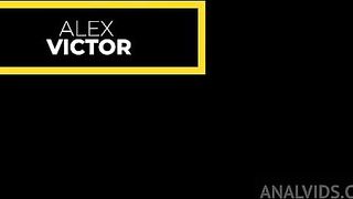 Orgia entre dois machos uma trans e uma mulher - Priscila Belini - Isabella Salvatore