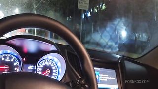 Fui pedir informacao e tirei pau pra fora e me masturbei!