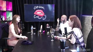 Safada mostra a buceta deliciosa apos falar de Gang Bang e a avaliacao do pau... - Tati Weg