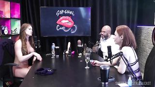 Safada mostra a buceta deliciosa apos falar de Gang Bang e a avaliacao do pau... - Tati Weg