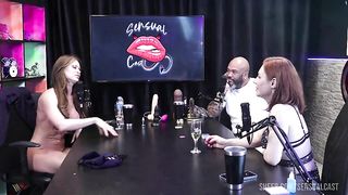 Safada mostra a buceta deliciosa apos falar de Gang Bang e a avaliacao do pau... - Tati Weg